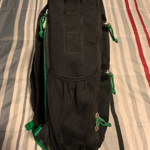 Oregon Ducks Nike Utility Heat Air Team Backpack Training Black Green Graphic - Picture 9 of 14